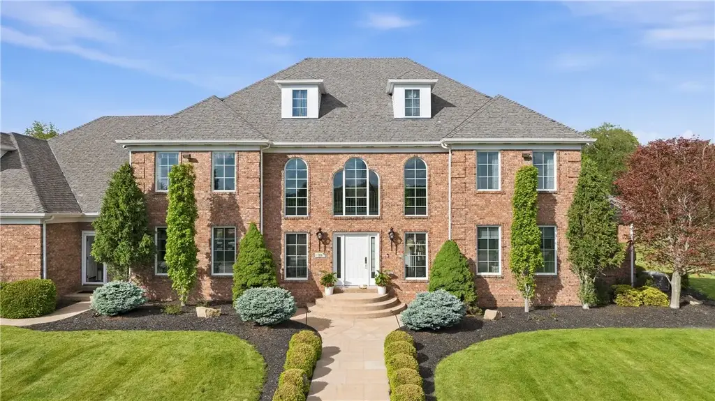 10 Carriage Trade Drive , South Strabane