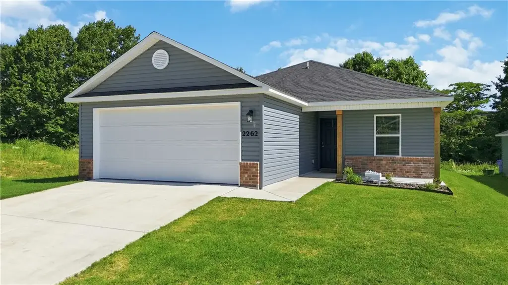 2262 S Ouachita Drive, Fayetteville