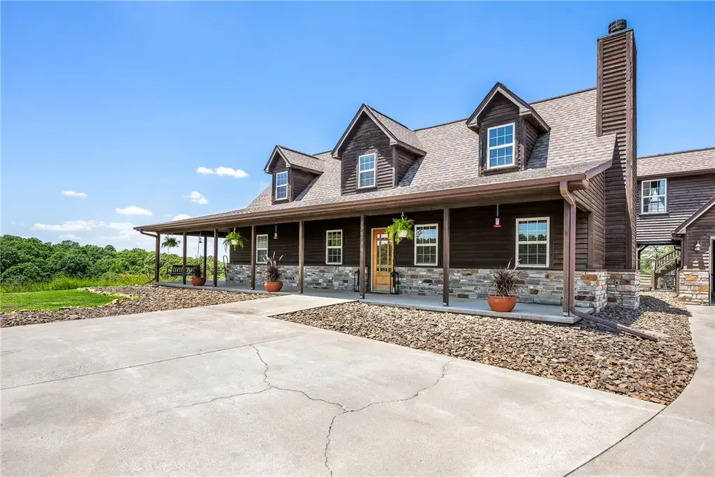 17874 Railroad Cut Road, Rogers