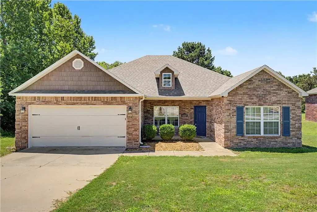 12237 Richardson Road, Farmington