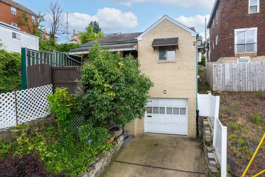 1208 Merrick Avenue, Brookline