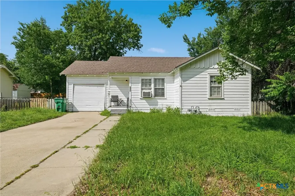 204 E 16th Street, Cameron