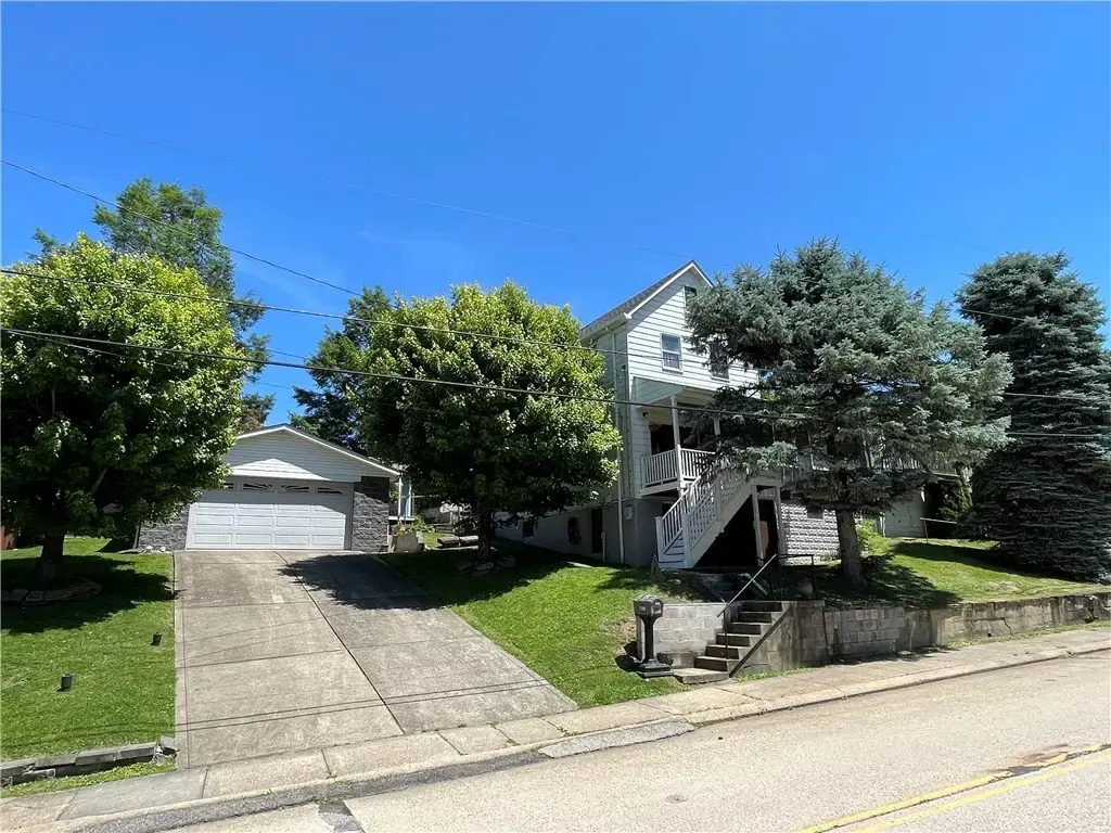 1190 Leeds Avenue, Monessen