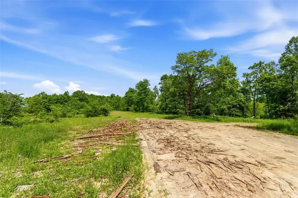 829-871 Perry Highway, Lancaster