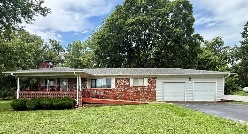 17351 Arkansas 37, Garfield