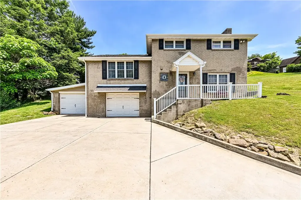 765 Robbins Station Road , North Huntingdon