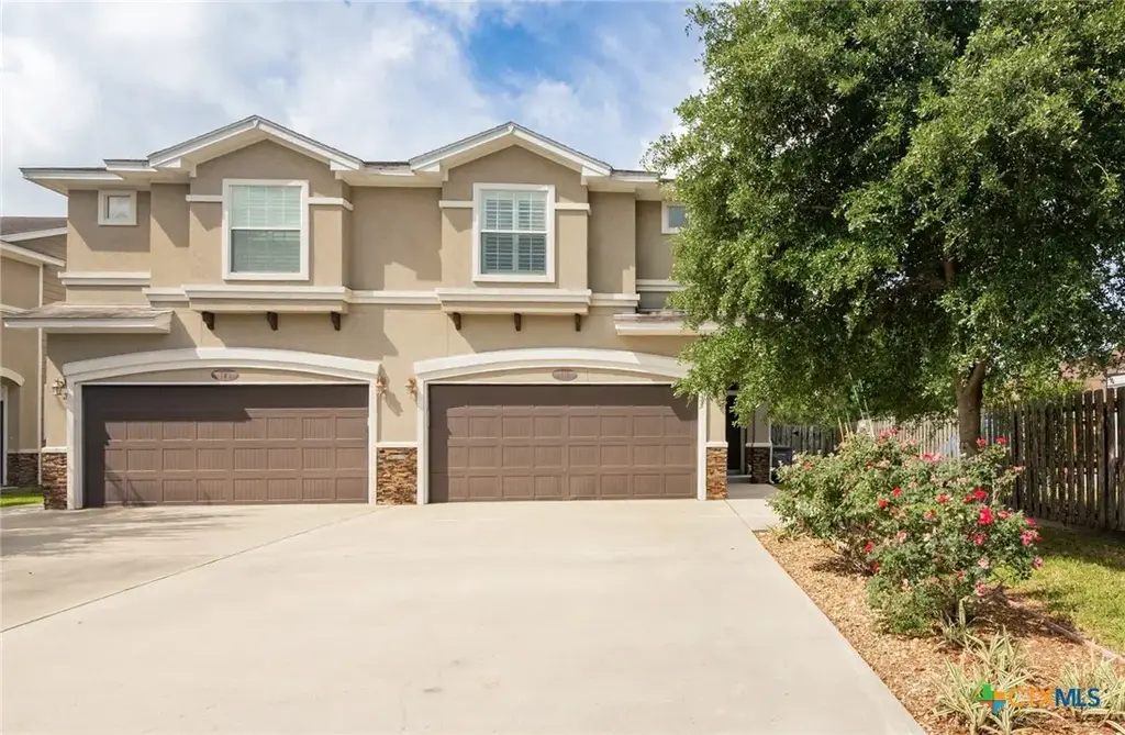 111 Fleetwood Drive, Victoria