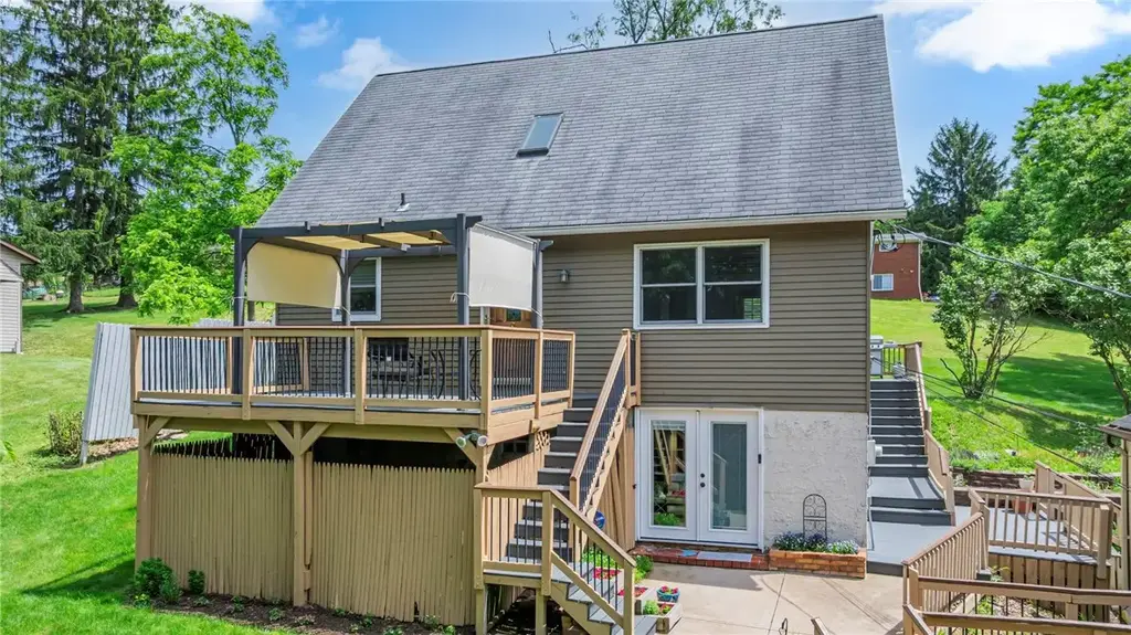 210 Pine Drive, Moon/Crescent