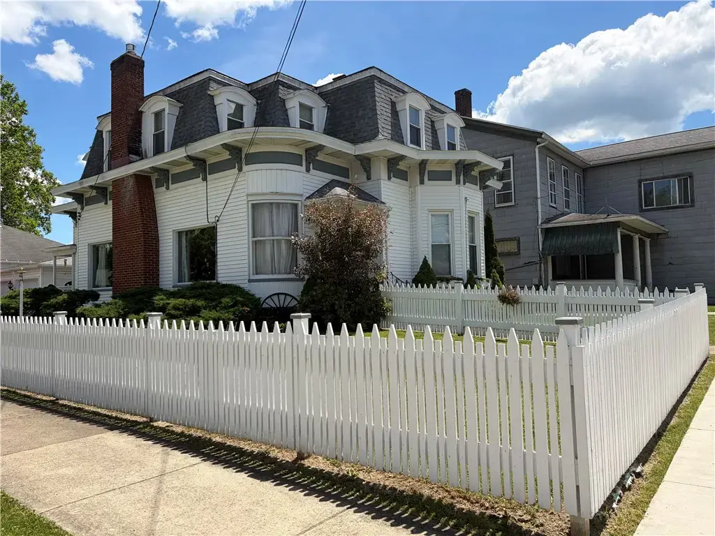 70 Lake Street, Stoneboro