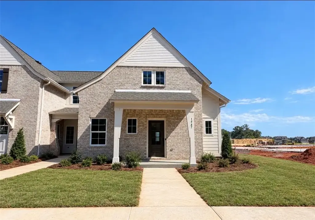 1747 Woodland Pines Ln 256, Auburn