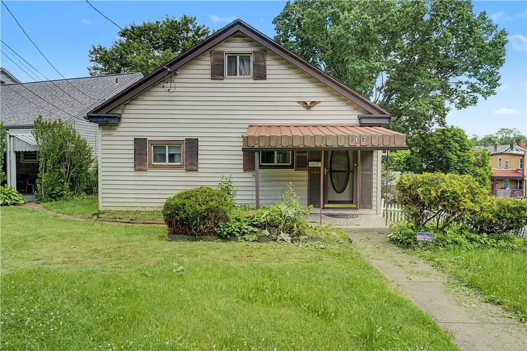 212 Singer Avenue, McKees Rocks