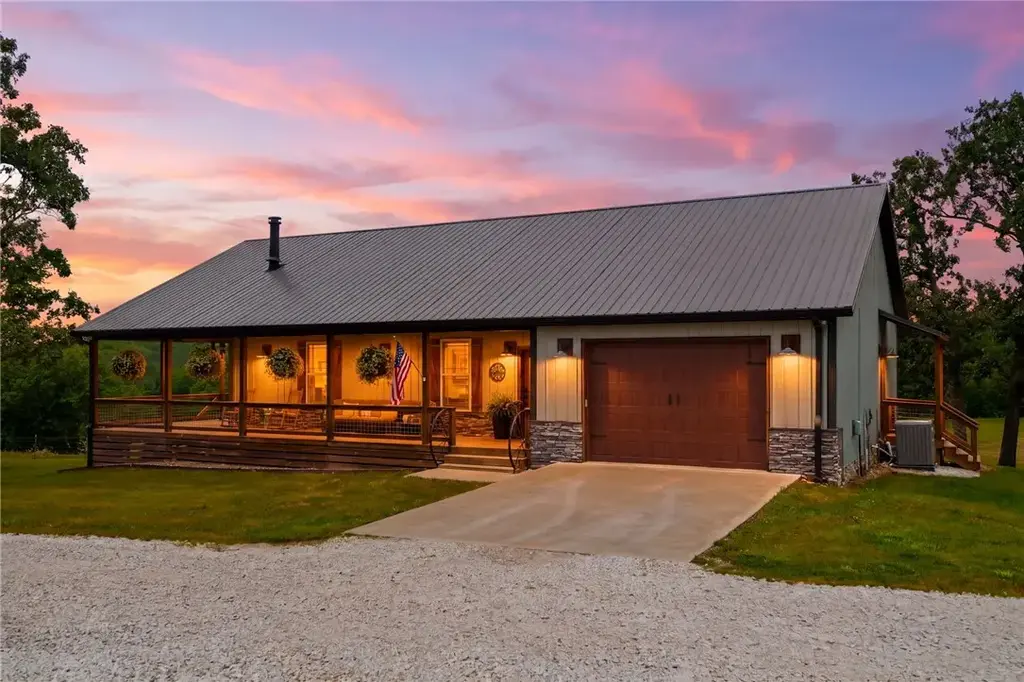 628 Owl Hollow Road, West Fork