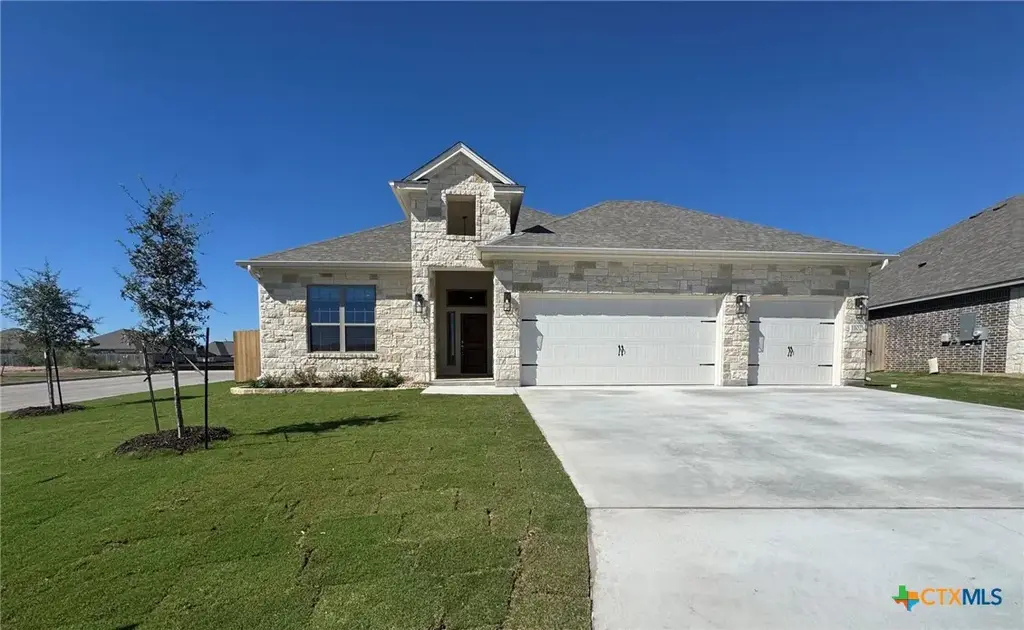 1102 Bending Bough Way, Temple