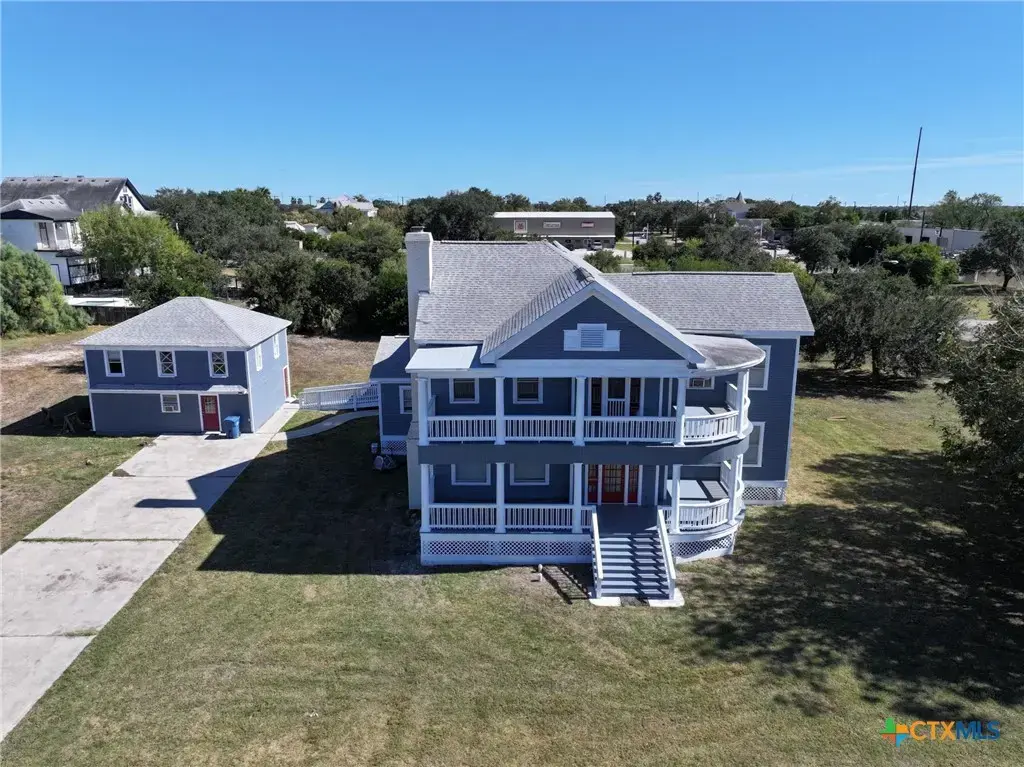 909 Power Street, Refugio