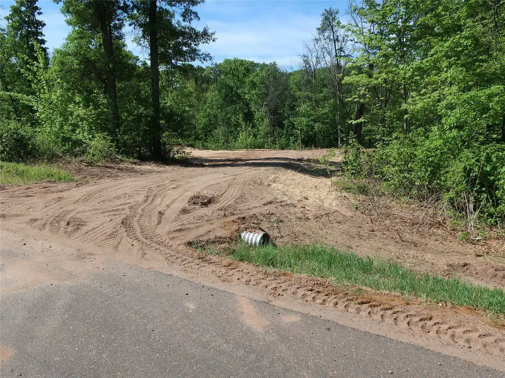 Xxx N Hayden Lake Drive, Danbury
