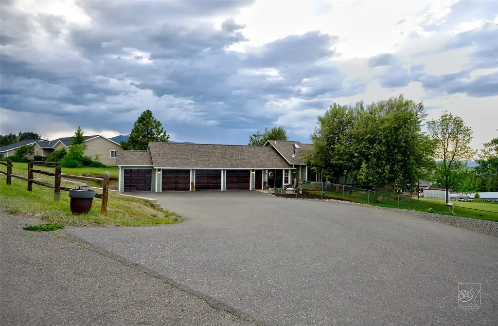 6 Crazy Mountain Road, Clancy