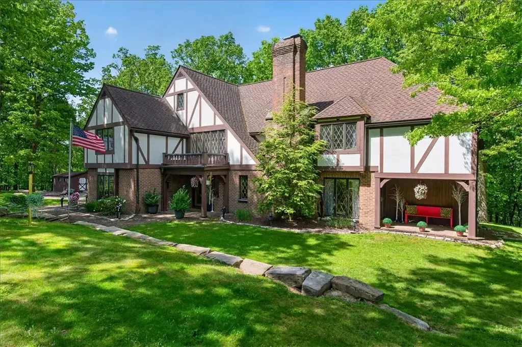 11 Kevin Circle, Cornplanter