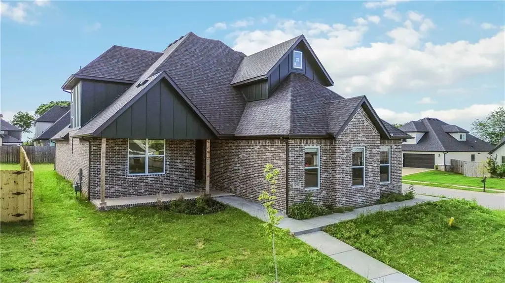 1240 Mammoth Street, Centerton