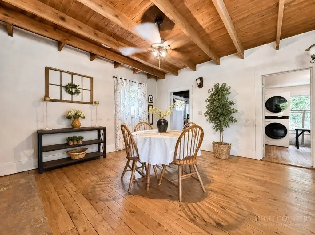 54 Wagon Wheel Way, Sparta