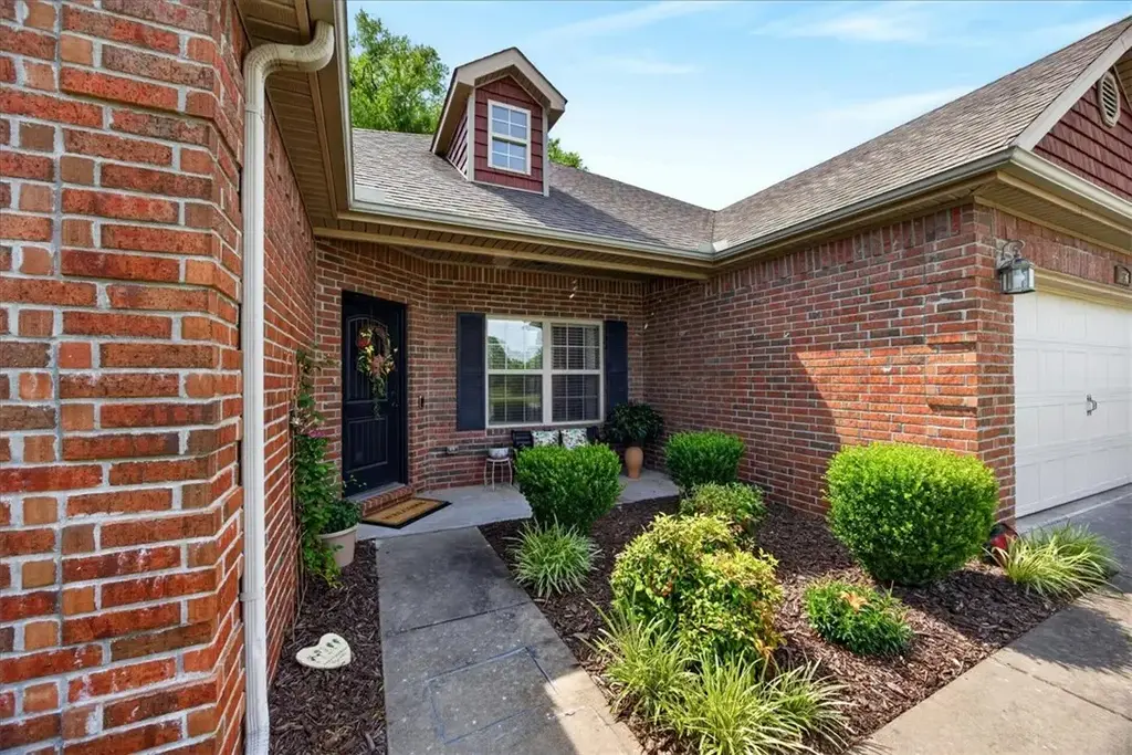 11756 Club House Parkway, Farmington