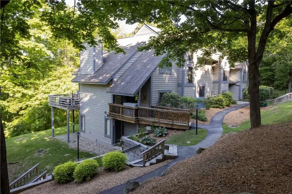 3707 Swiss Mountain Drive, Seven Springs Resort