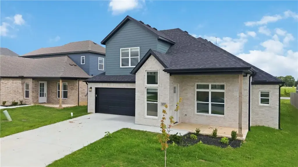 970 Trestle Lane, Centerton