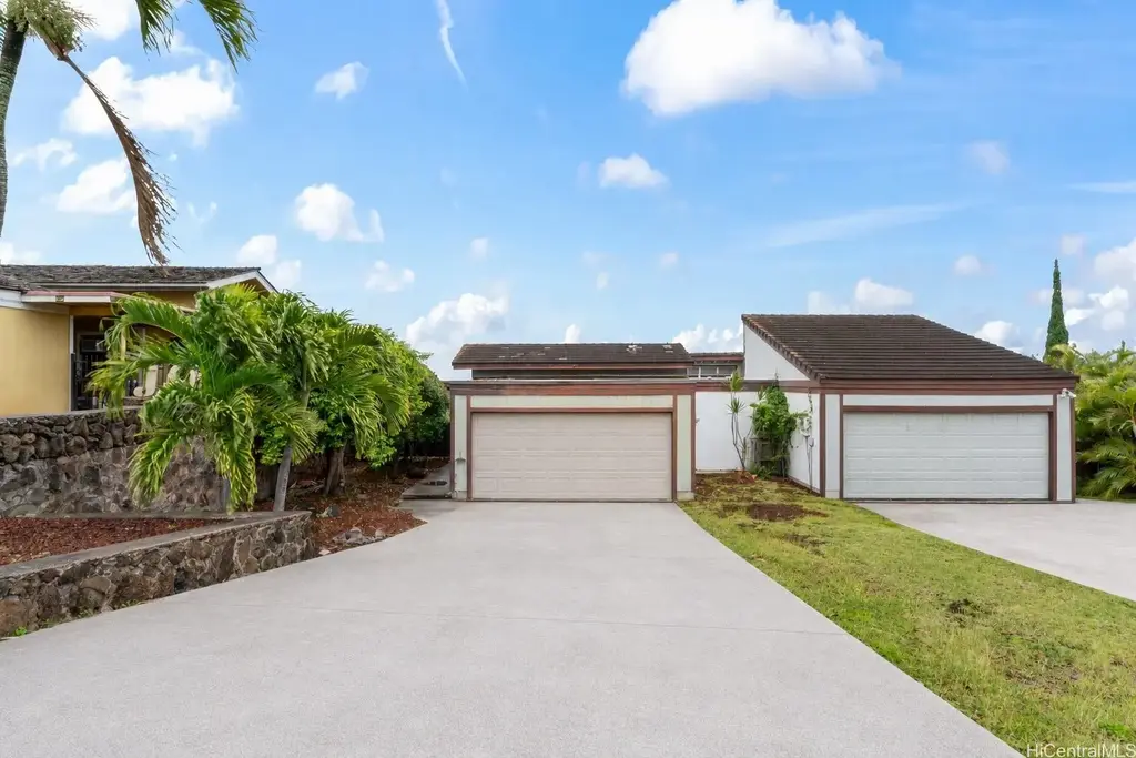 98-481 Maki Street # 86, Aiea