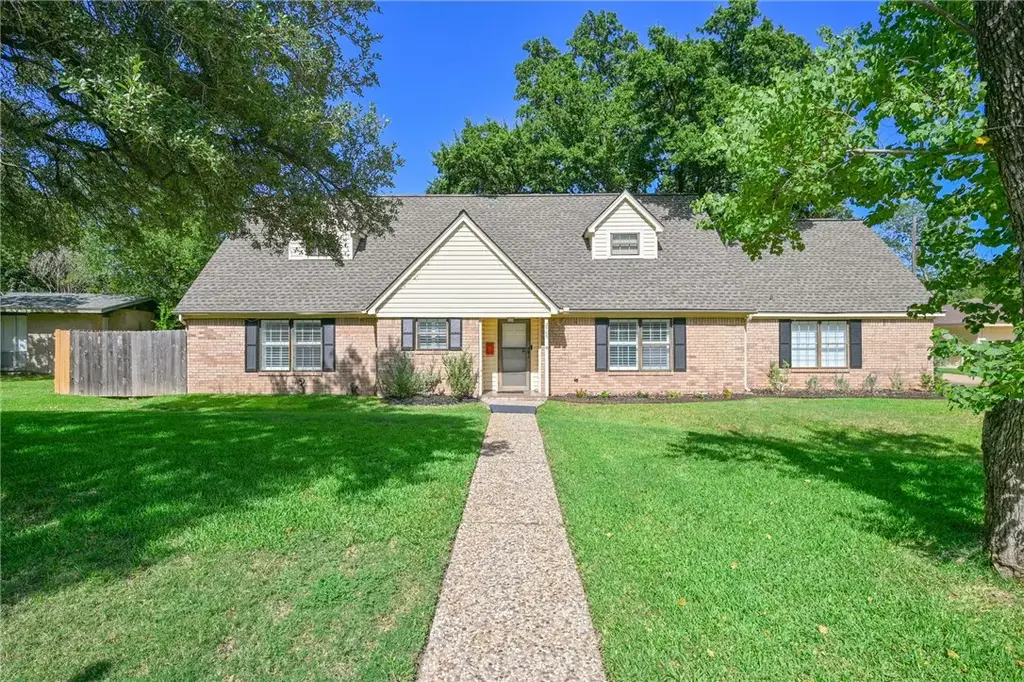 2505 Willow Bend Drive, Bryan