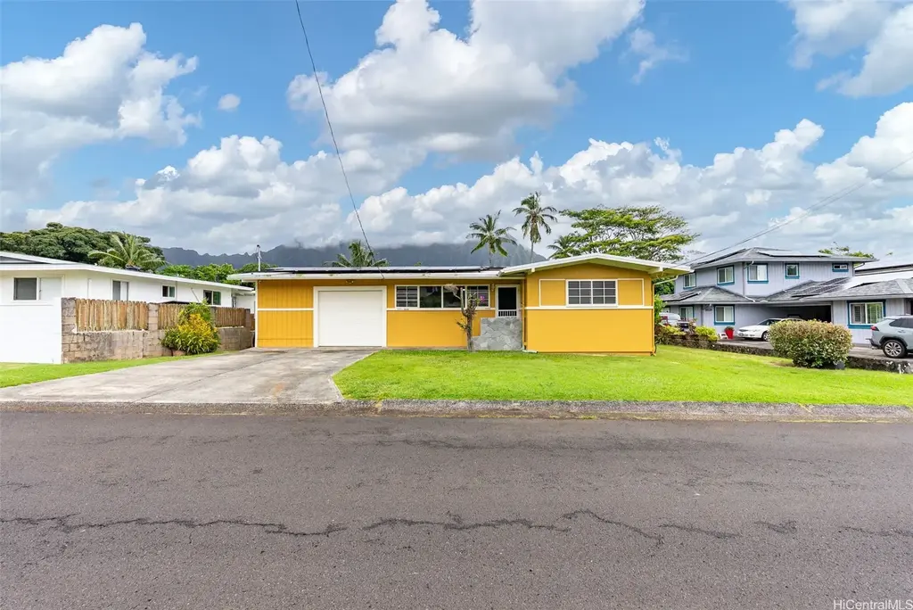 45-313 Nakuluai Street, Kaneohe