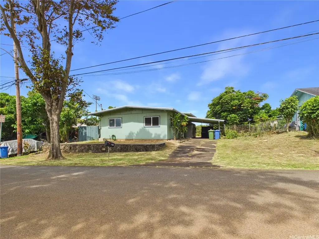 1261 Ulupii Street, Kailua