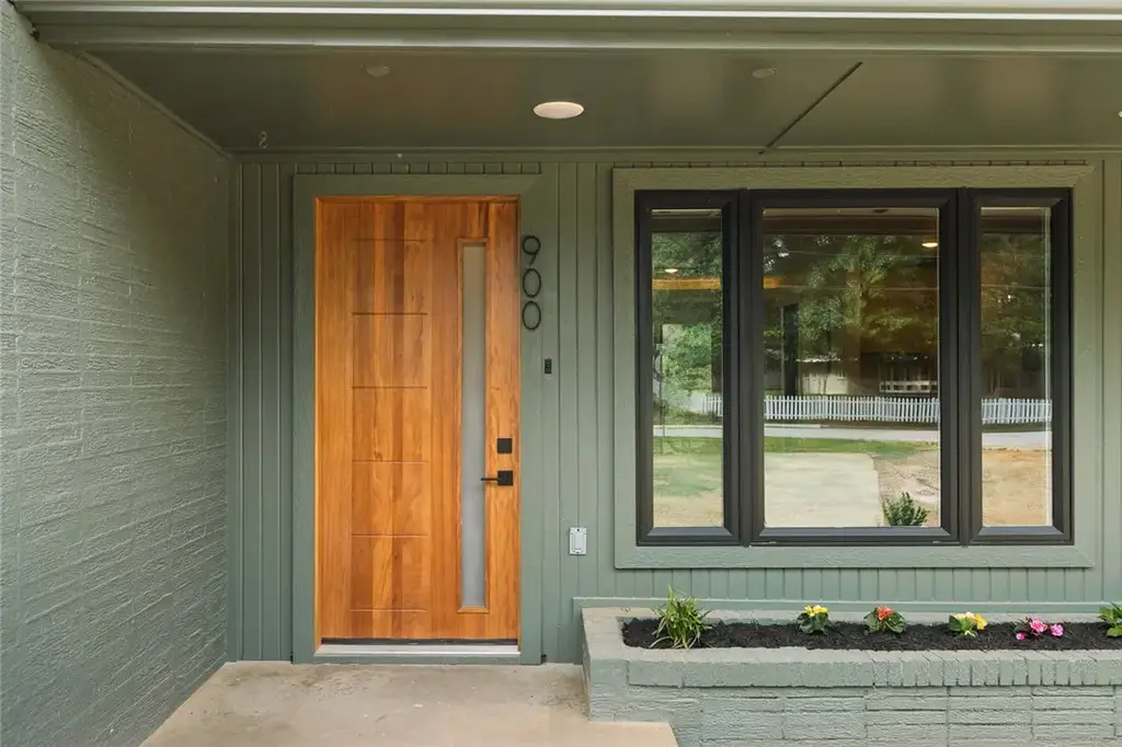 900 E Ash Street, Fayetteville