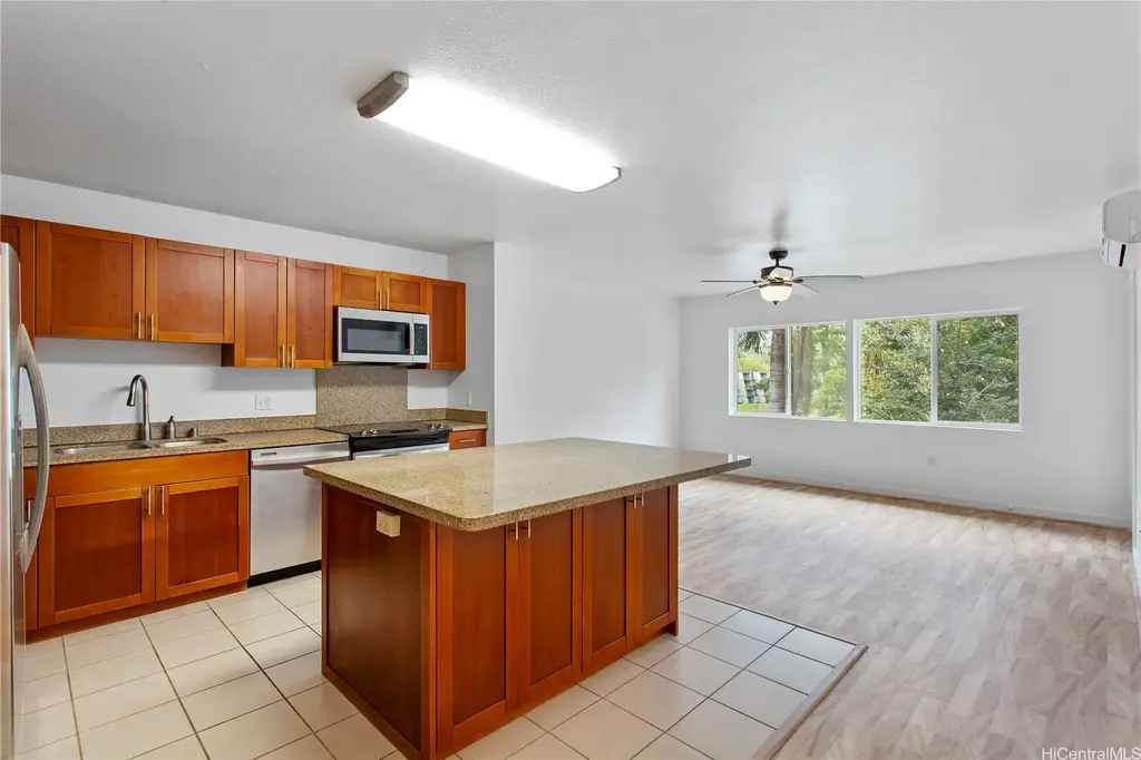 95-060 Waikalani Drive # A301, Mililani