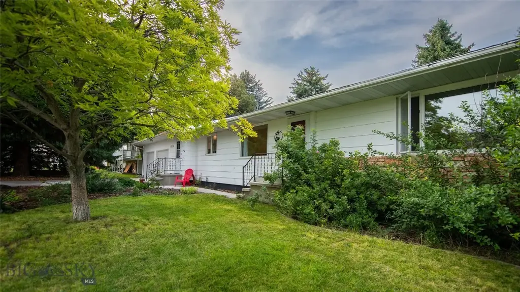 6235 Leonard Street, Churchill