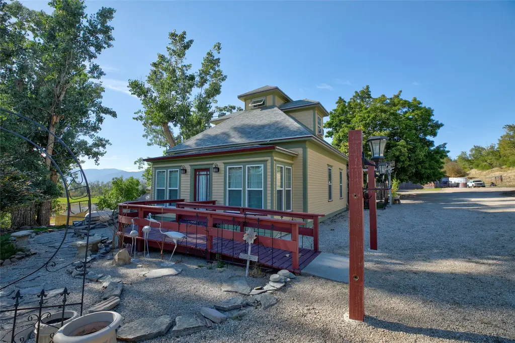1003 N Burnt Fork Road, Stevensville