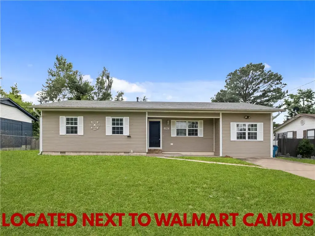 2302 Beth Lane, Bentonville