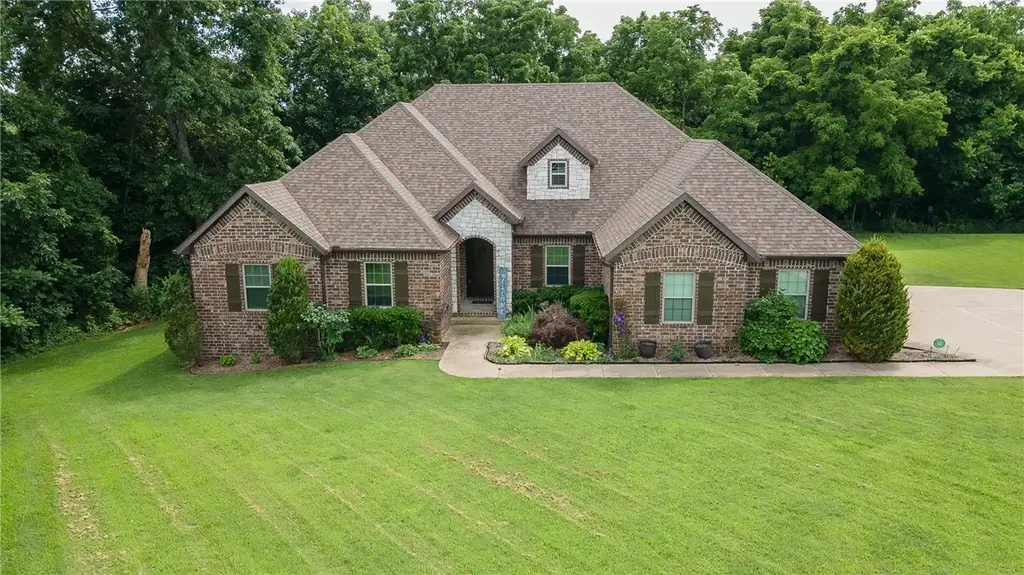 1166 Trail Bluff Drive, Fayetteville