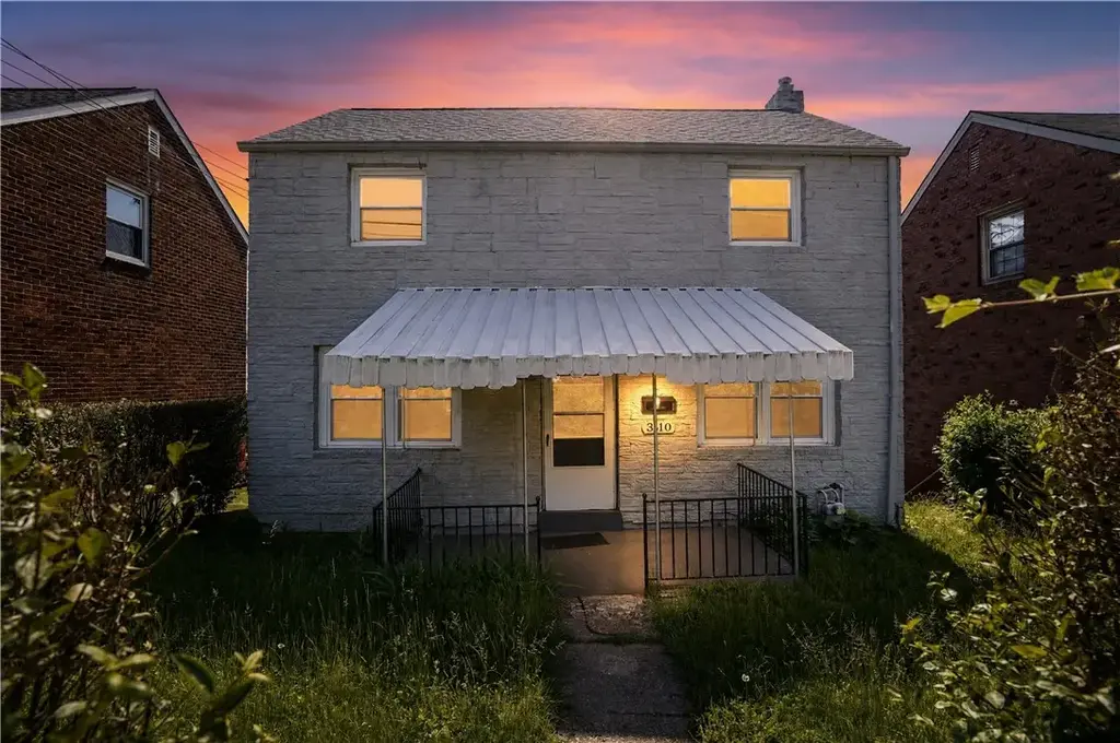3610 Kaufmann Avenue , Brentwood