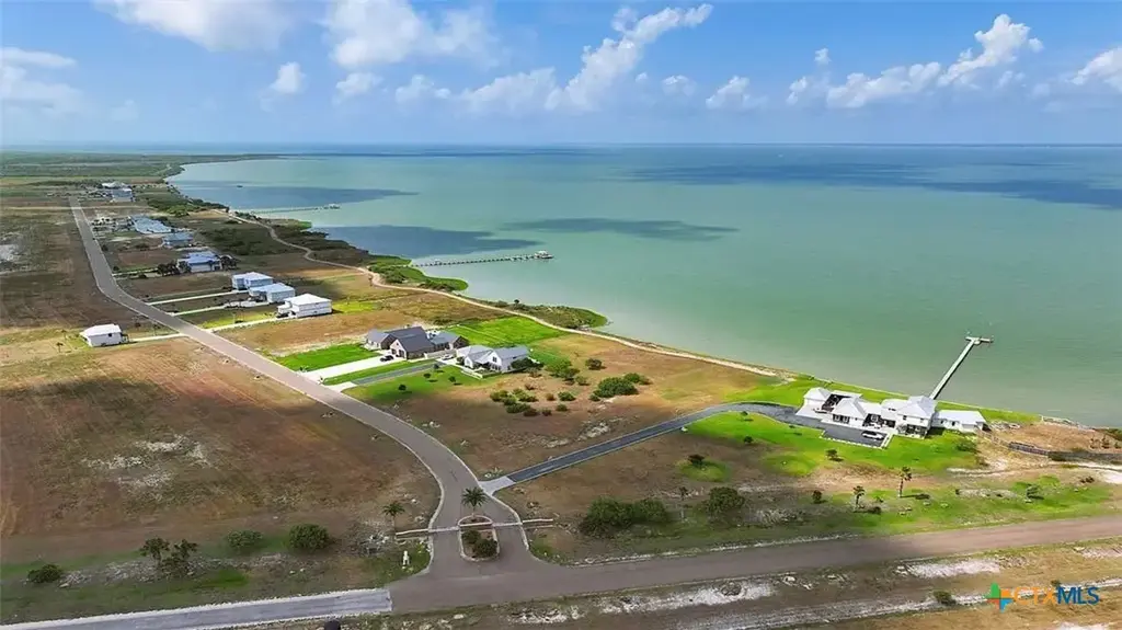 42 Bay Club Drive, Seadrift