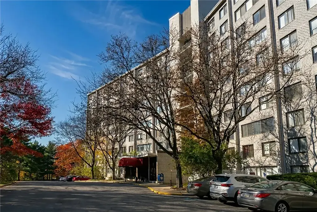 1150 Bower Hill Road 512-a, Mt Lebanon