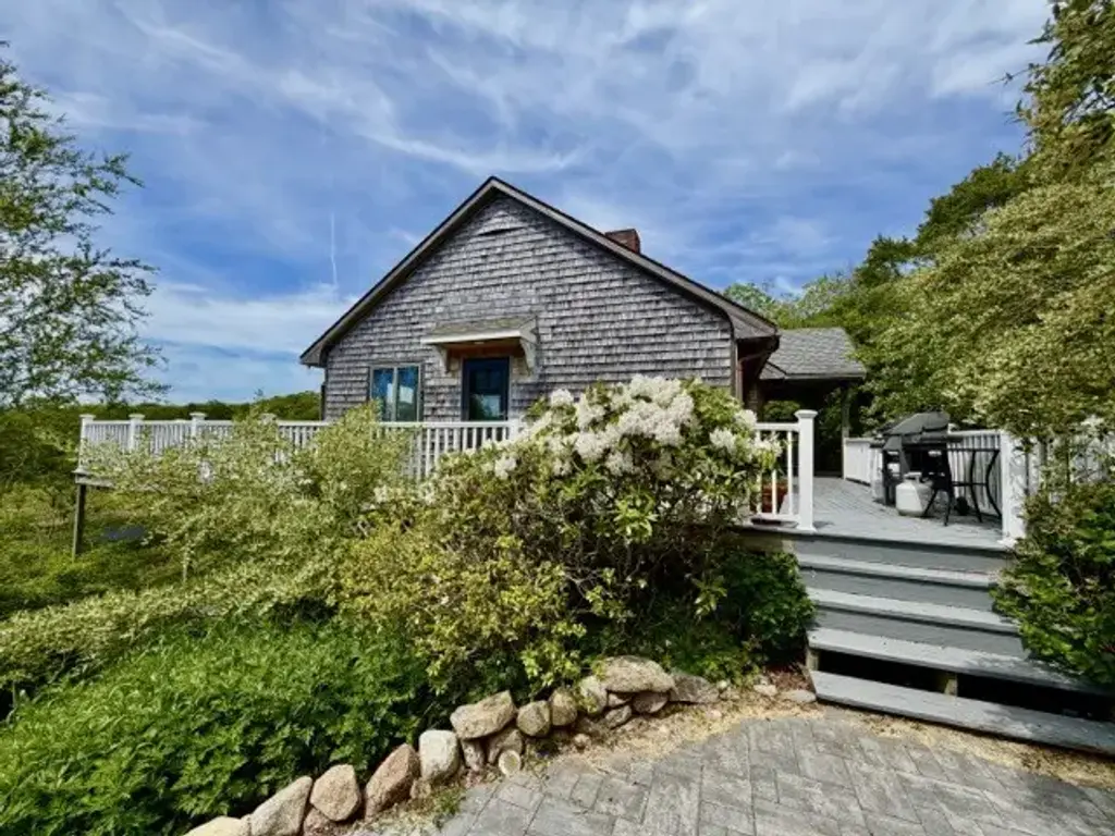 1222 Cooneymus Rd, Block Island