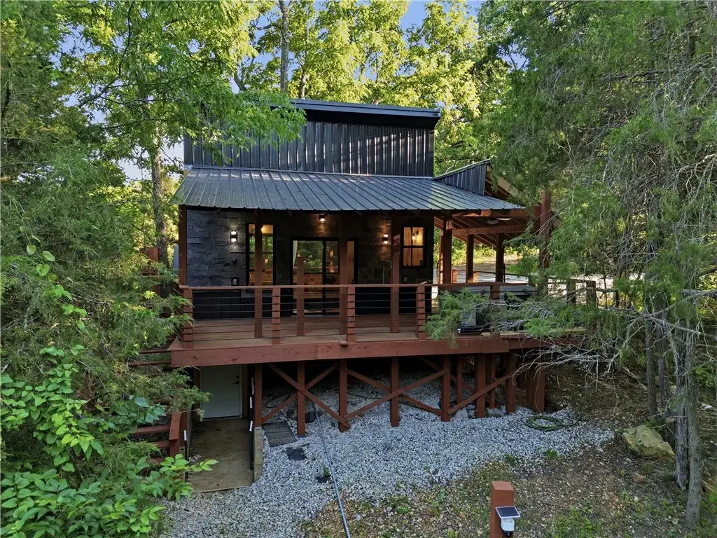 394 538 554 Madison 1555, Eureka Springs