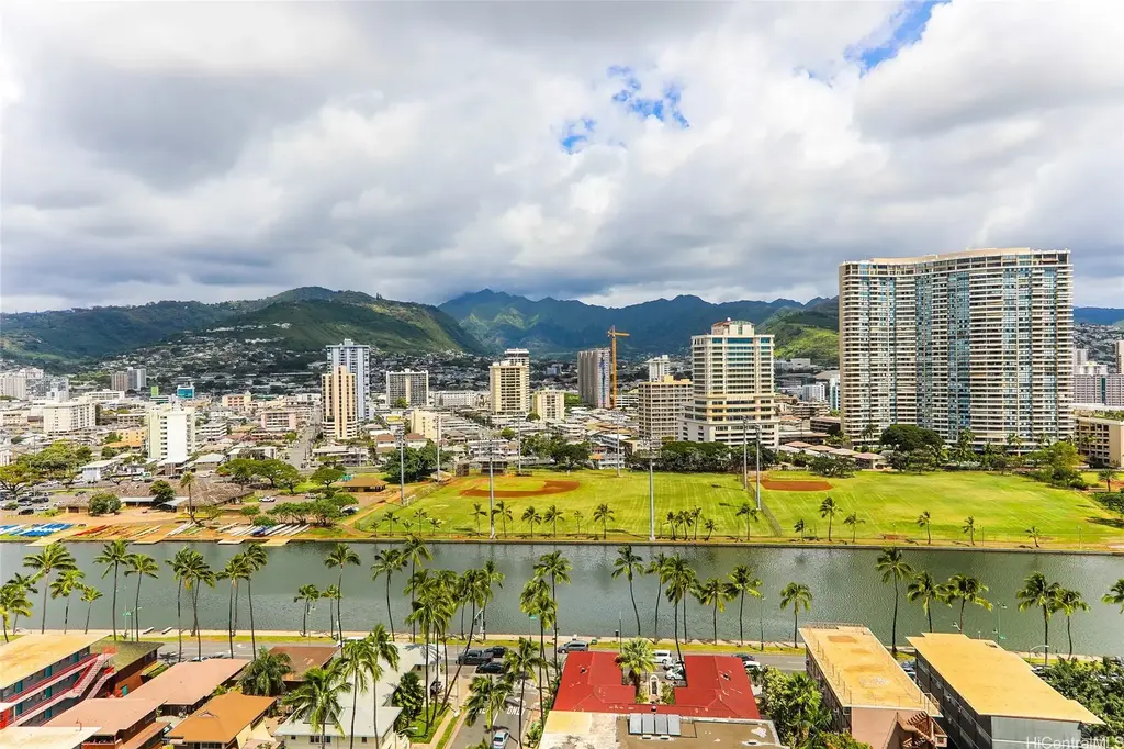 430 Keoniana Street # 1307, Honolulu