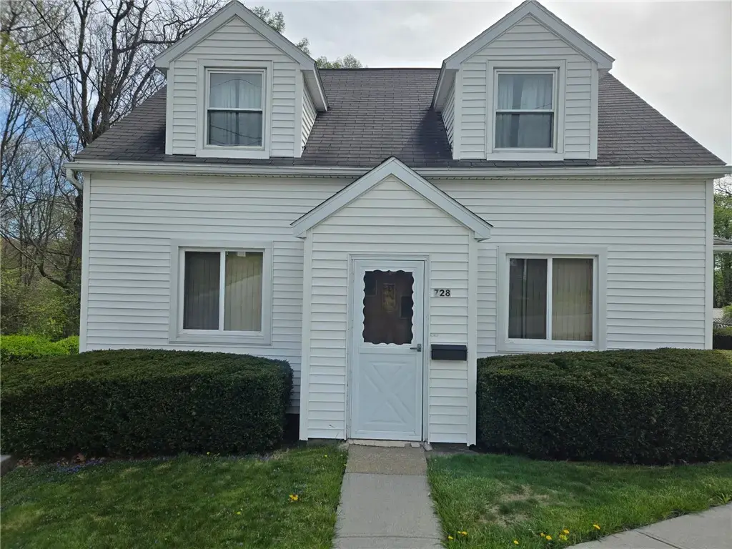 728 Margaret Street, Ebensburg