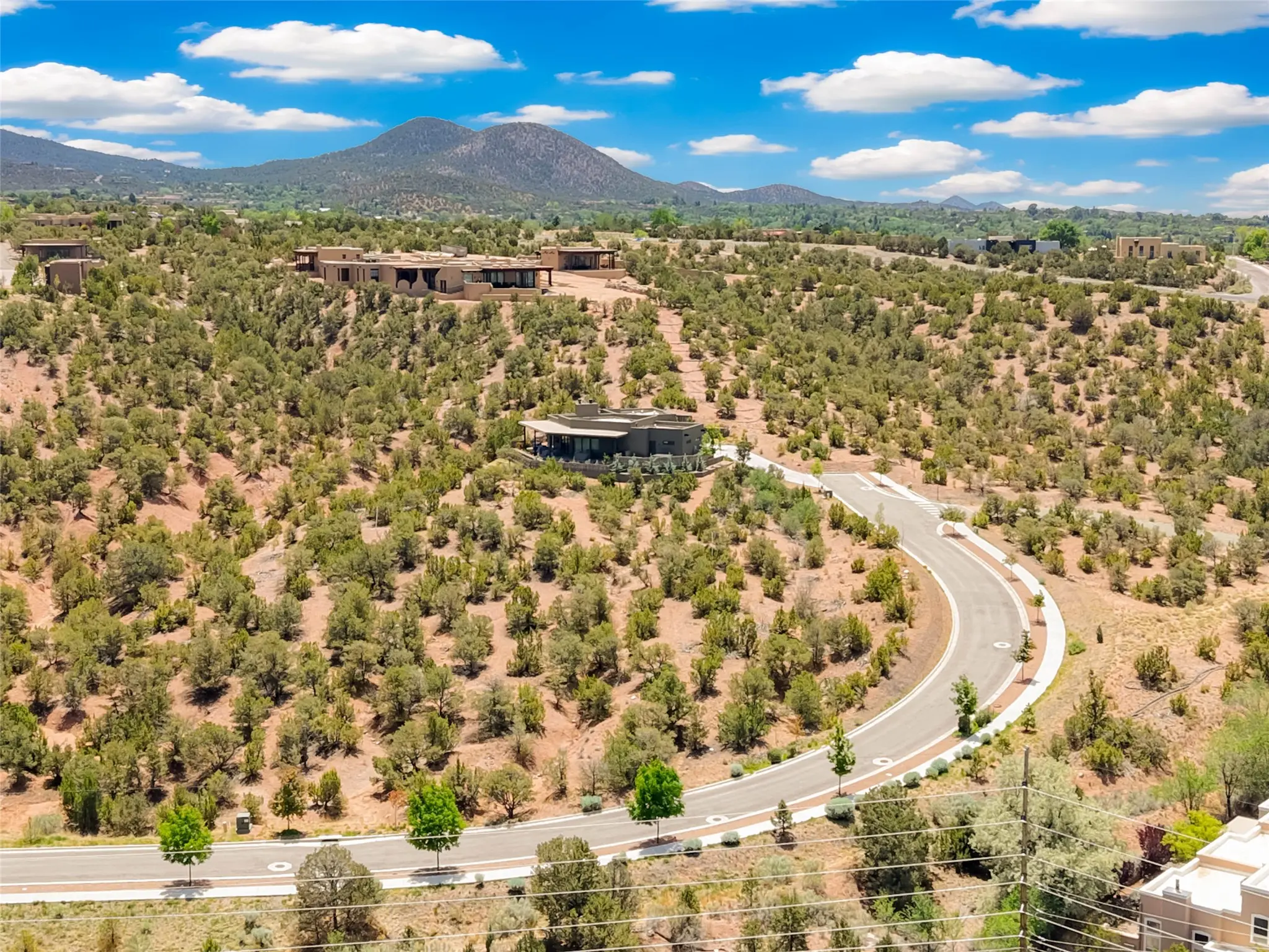 565 Calle Mirasol, Santa Fe