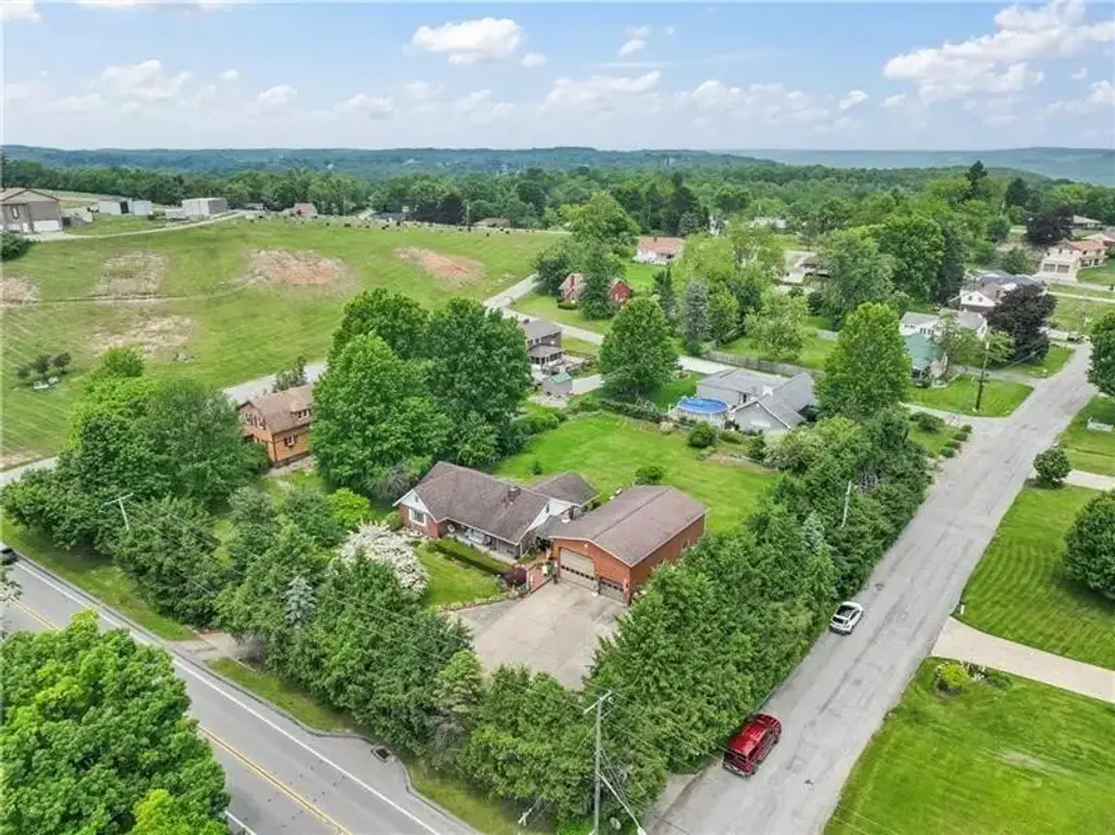 2102 Darlington Road, Chippewa