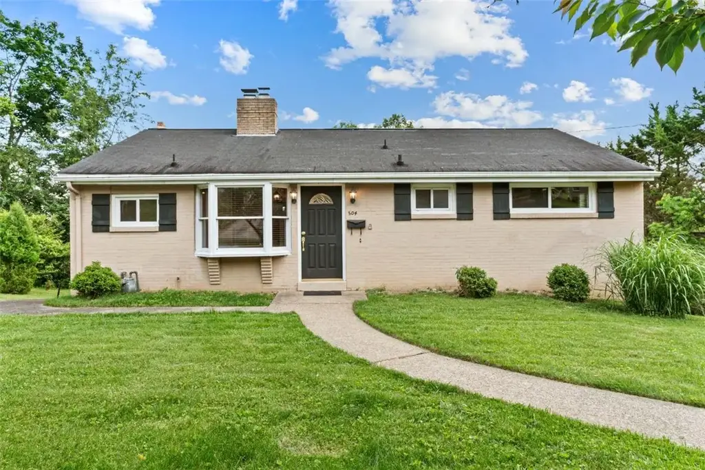 504 Long Drive , Upper St Clair