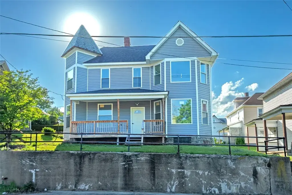 435 Broadway Street , Scottdale