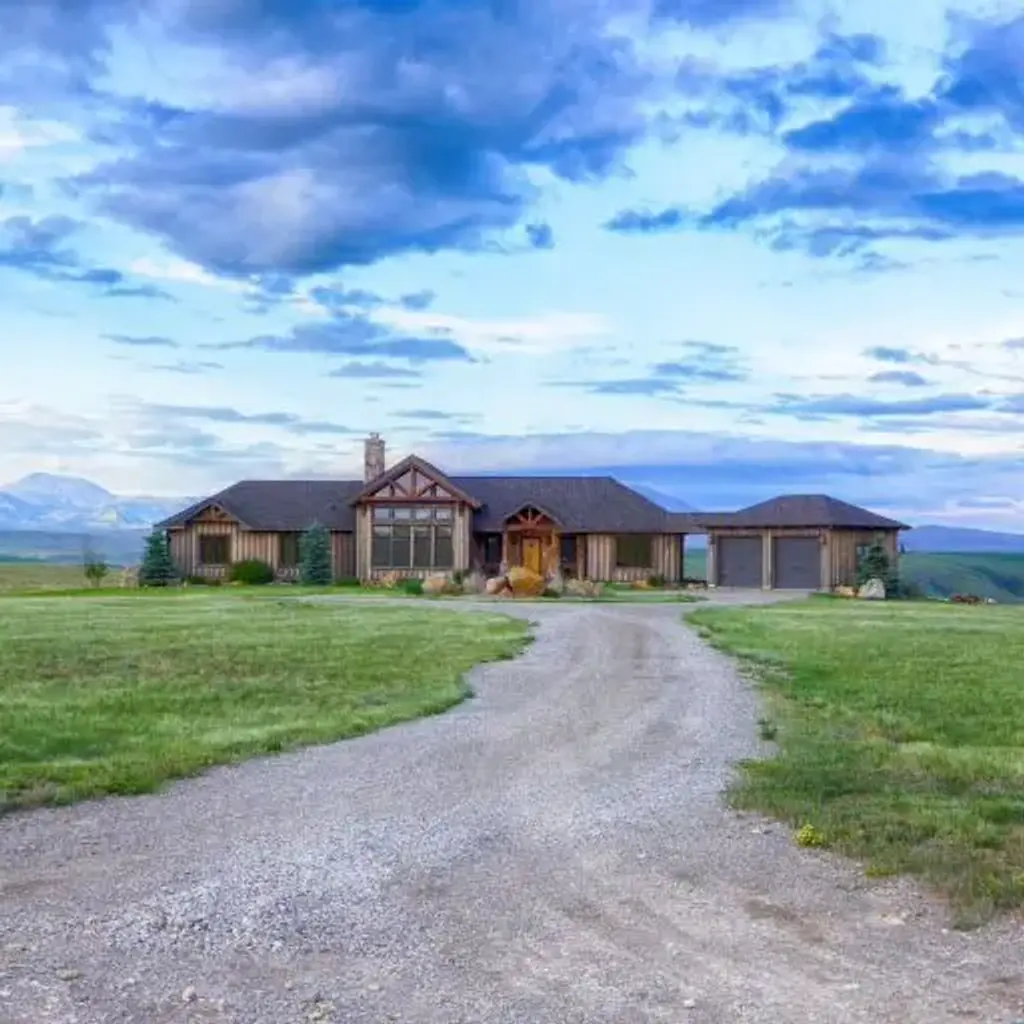 130 Peacemaker Ridge, Belt