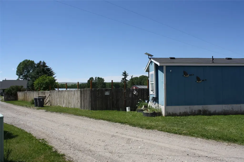 354 Ole Depot Road, Gallatin Gateway
