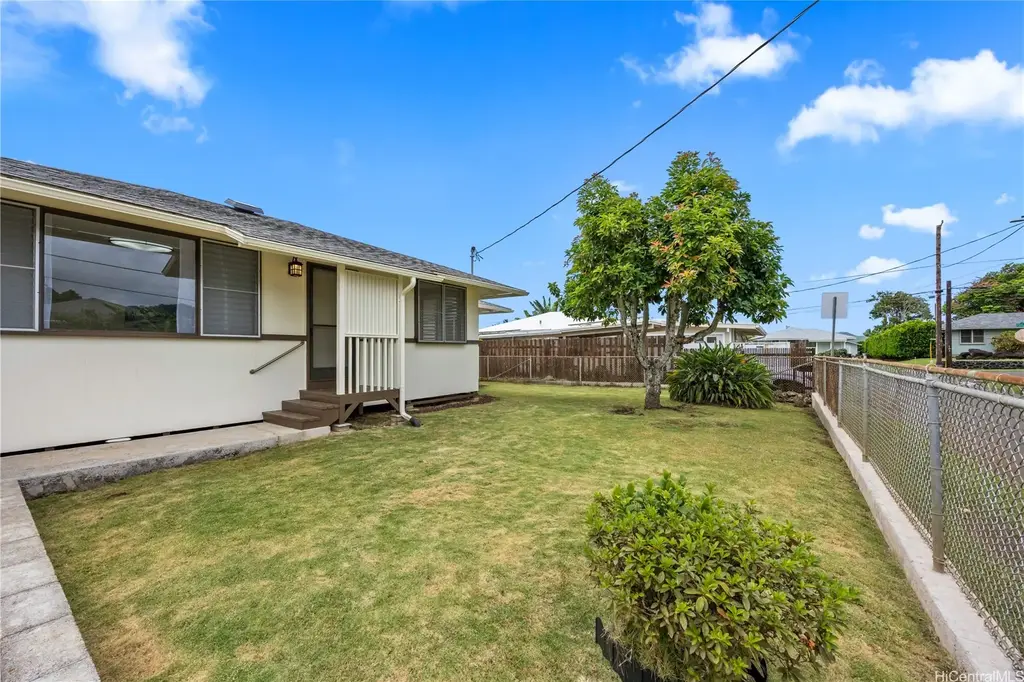 45-323 Kahowaa Place, Kaneohe